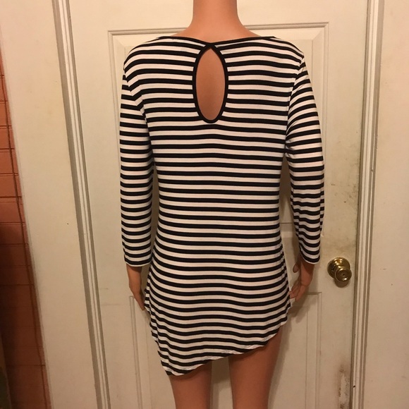 ❌SOLD❌ Cable & Gauge Asymmetrical Striped Shirt - Picture 4 of 8